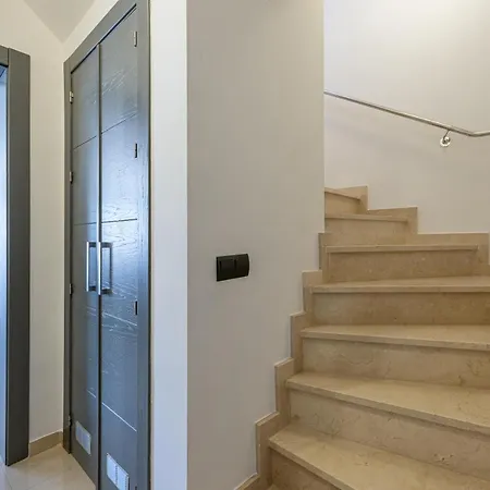 797 Holiday - Modern With Pool In Puerto Marina For 12 Benalmádena