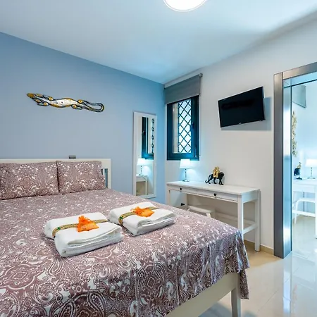 797 Holiday - Modern With Pool In Puerto Marina For 12 빌라 *