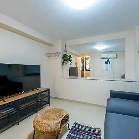 797 Holiday - Modern With Pool In Puerto Marina For 12