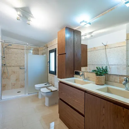 797 Holiday - Modern With Pool In Puerto Marina For 12 빌라 *