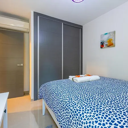 797 Holiday - Modern With Pool In Puerto Marina For 12 빌라